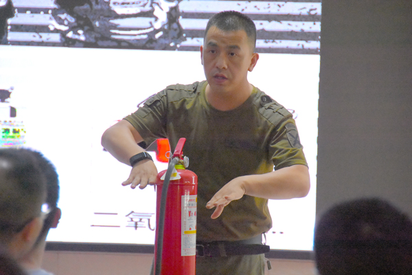 江南官方注册防雷开展消防培训学习