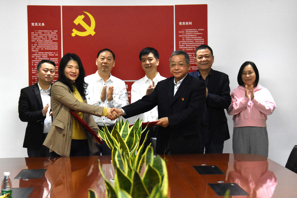 强强联合 共创未来 |江南官方注册防雷与中国能建湖南院签订战略合作协议